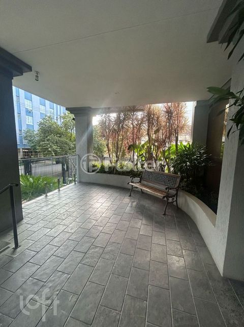 Image 2 - 868983