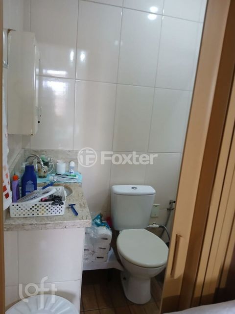 Image 9 - 868995