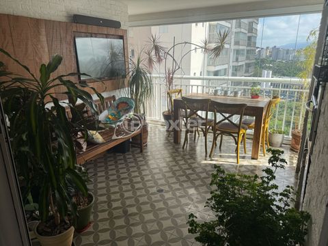 Image 12 - 868996