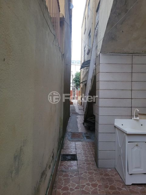Image 19 - 869034