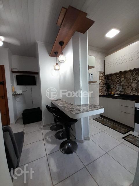 Image 7 - 869035