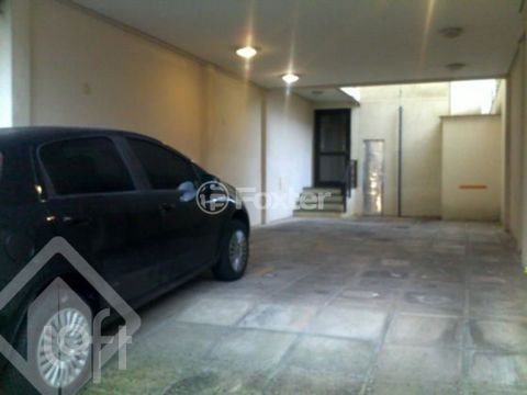 Image 6 - 869048