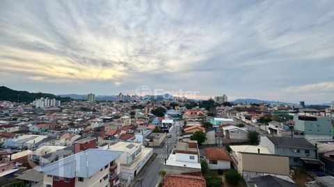 Image 11 - 869052