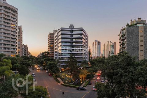 Image 17 - 869068