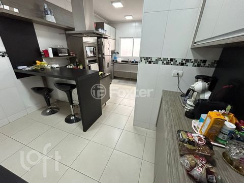 Image 4 - 869074