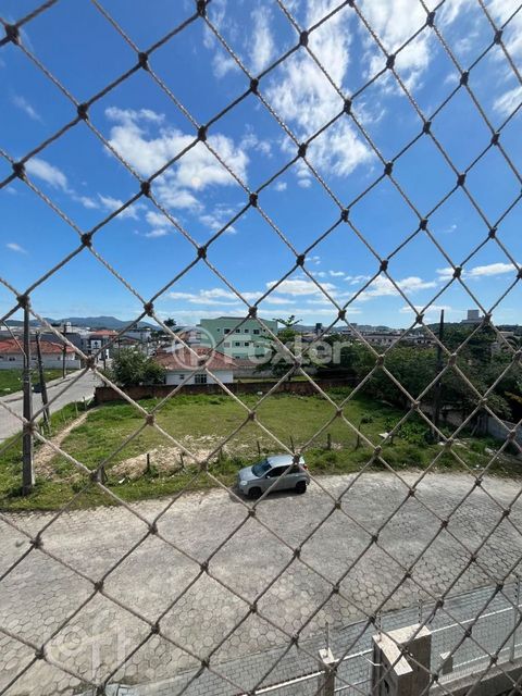 Image 10 - 869084