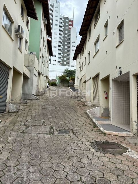 Image 15 - 869144