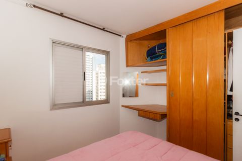 Image 19 - 869215