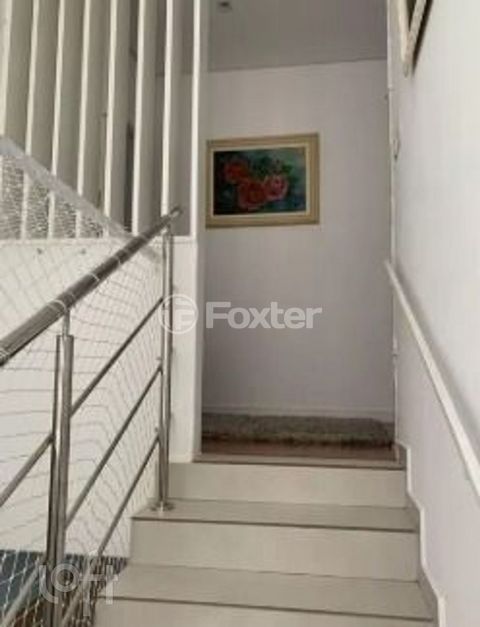 Image 17 - 869313