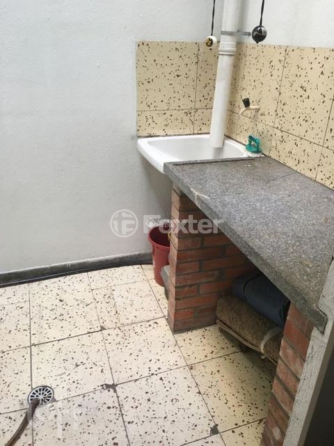Image 6 - 869323