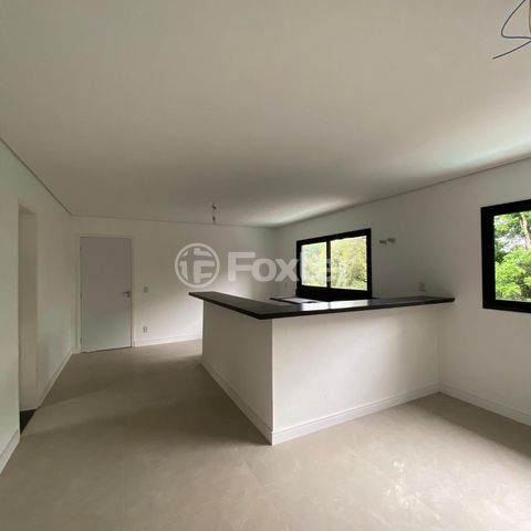Image 7 - 869350
