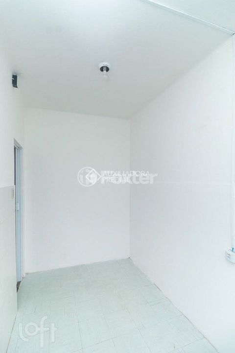 Image 8 - 869366
