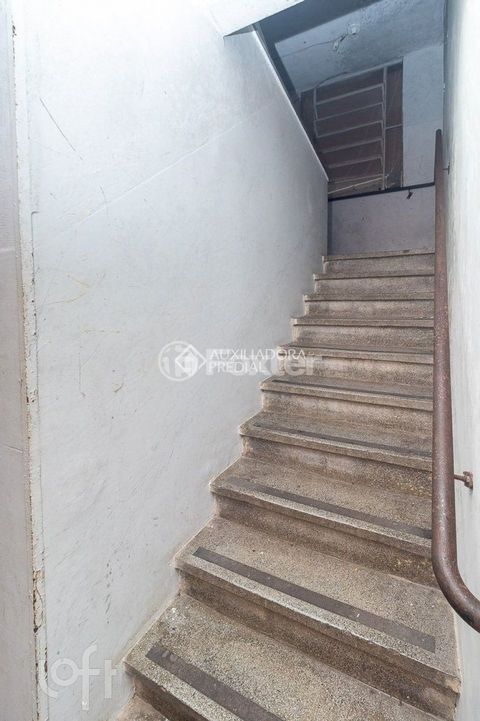 Image 17 - 869366