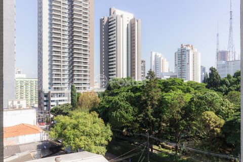 Image 10 - 869367