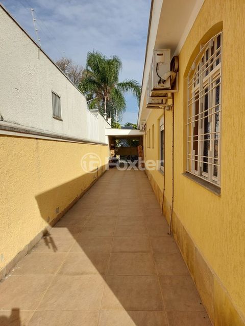 Image 7 - 869400