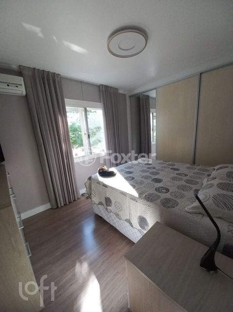 Image 9 - 869407