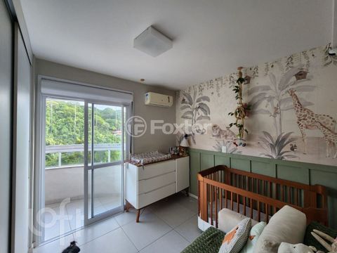 Image 10 - 869409