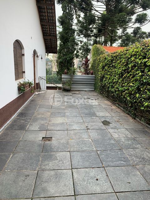 Image 5 - 869418