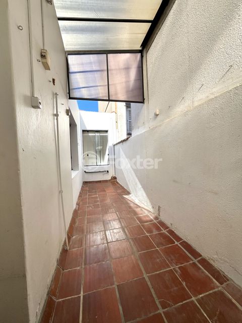 Image 11 - 869469