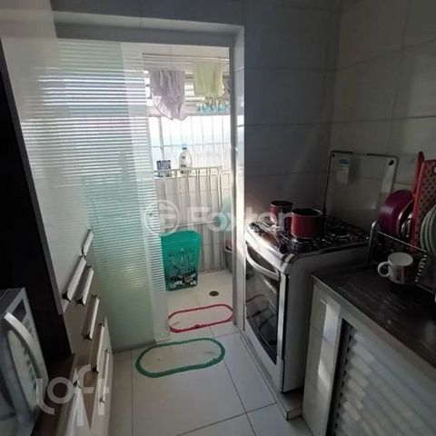 Image 7 - 869498