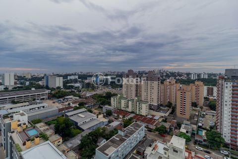 Image 11 - 869501
