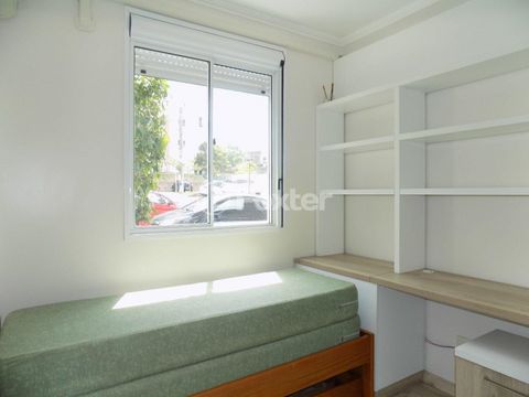 Image 7 - 869502