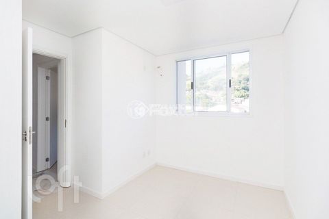 Image 8 - 869507