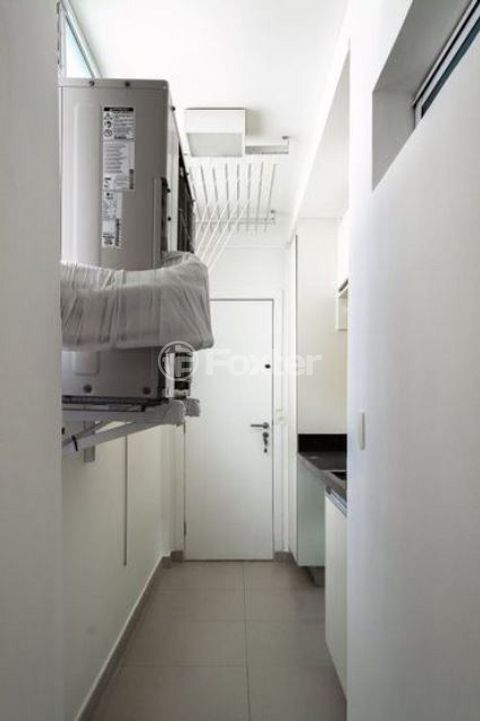 Image 18 - 869508