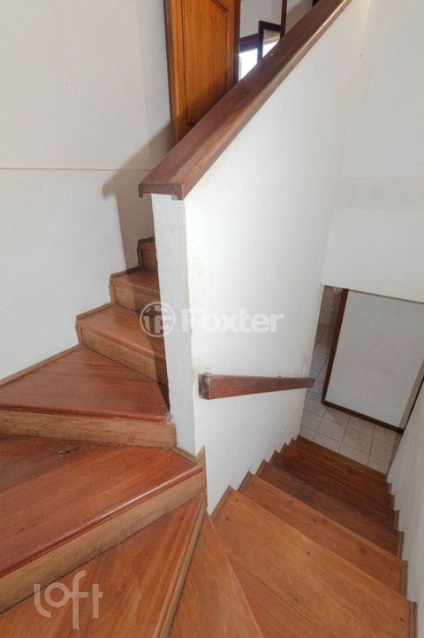 Image 9 - 869528