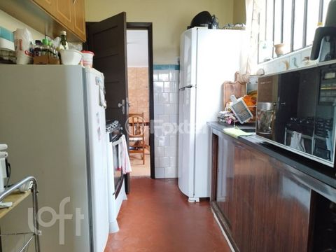 Image 8 - 869529
