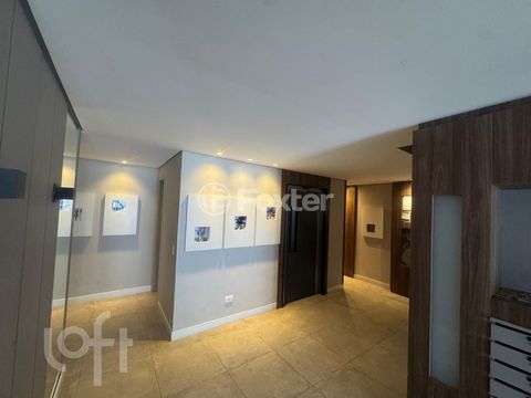 Image 10 - 869561