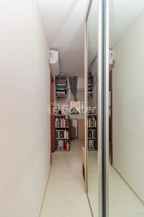 Image 8 - 869569