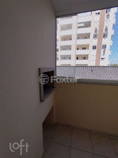 Image 17 - 869584