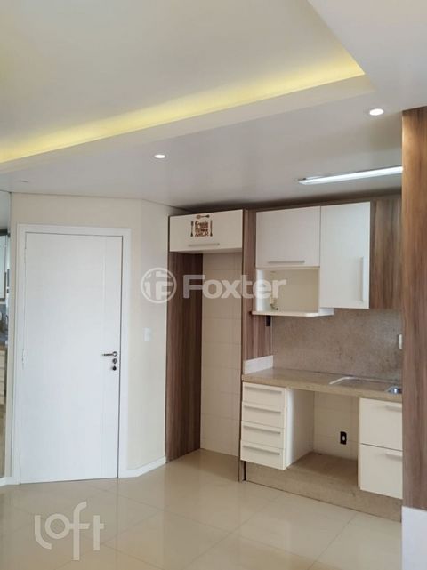 Image 7 - 869584