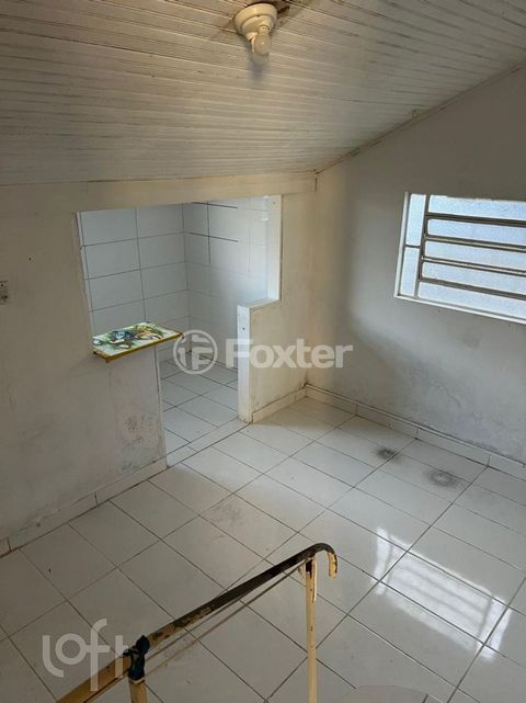 Image 8 - 869591