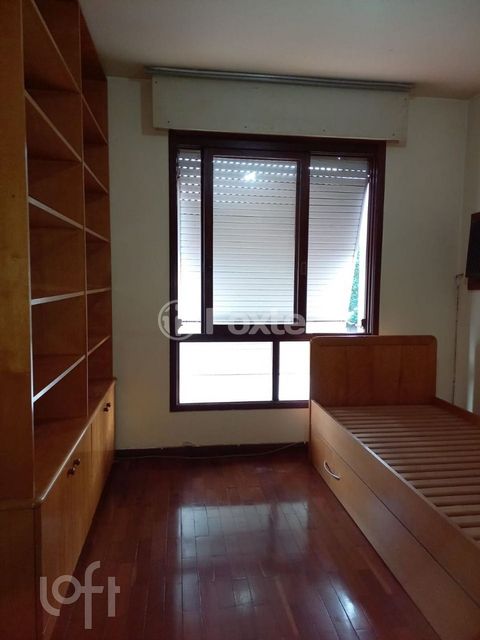 Image 11 - 869605