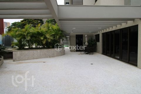 Image 4 - 869606
