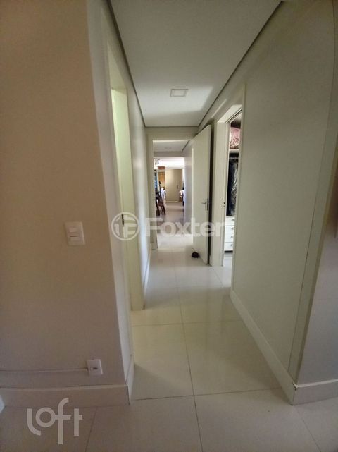 Image 13 - 869608