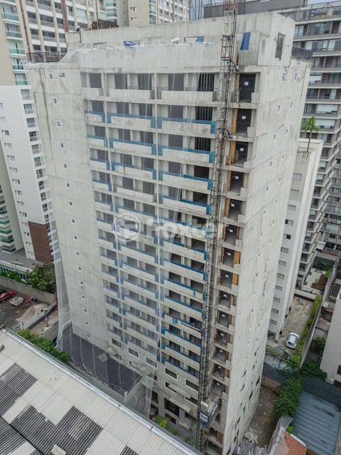 Image 15 - 869661
