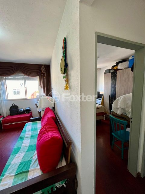 Image 6 - 869681