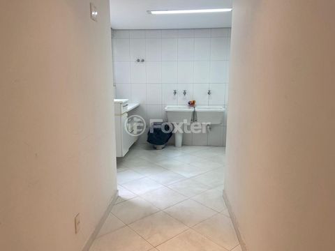 Image 4 - 869682