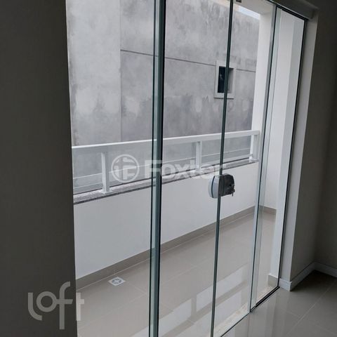Image 8 - 869728