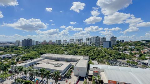 Image 15 - 869735