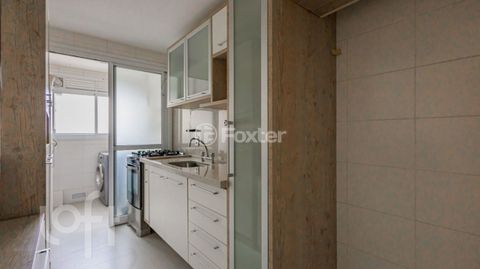 Image 10 - 869736