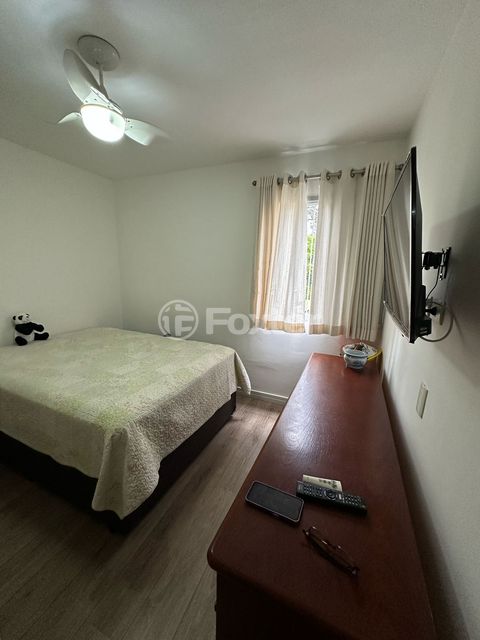 Image 7 - 869746