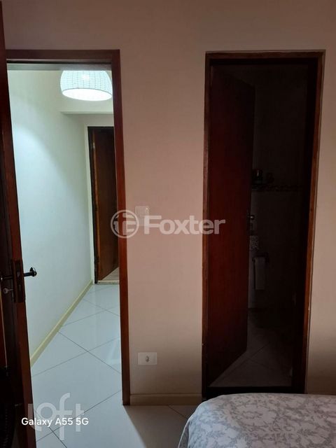 Image 9 - 869749