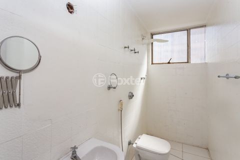 Image 19 - 869776