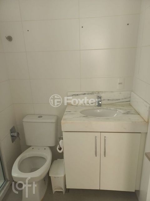 Image 7 - 869786