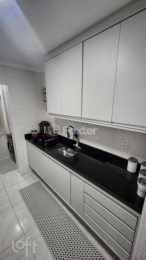 Image 4 - 869787