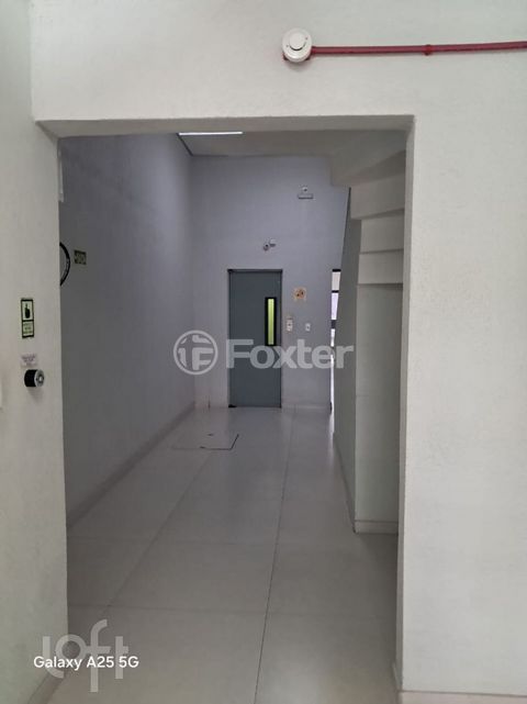 Image 16 - 869794